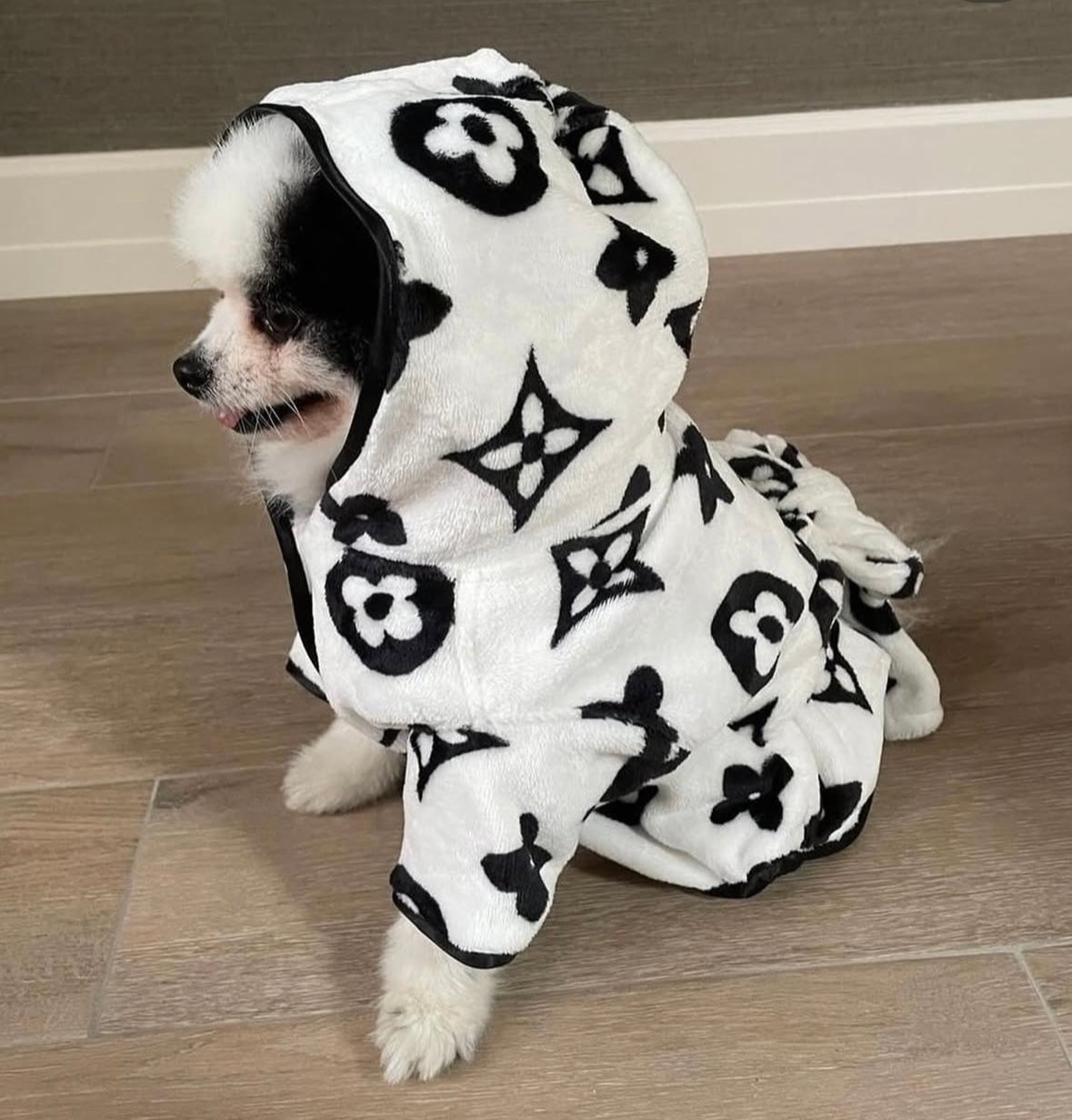 VI Bathrobe